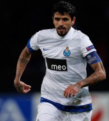 Лучо Гонсалес 500x386